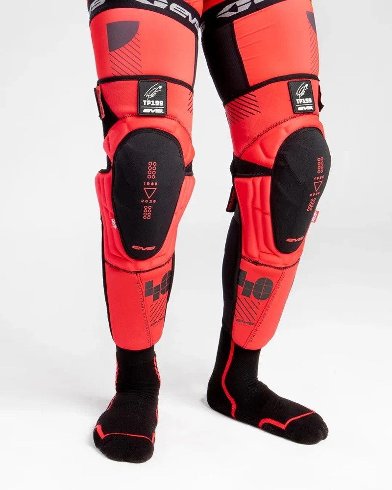TP199 KNEE / SHIN GUARD | 40TH ANNIVERSARY - Image 3