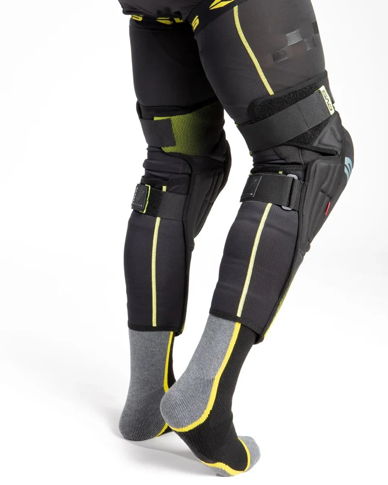 TP199 KNEE / SHIN GUARD | BLACK/HI-VIZ - Image 3